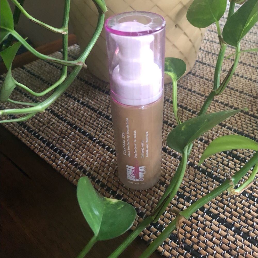 Uoma Beauty Flawless IRL Foundation - Tan
